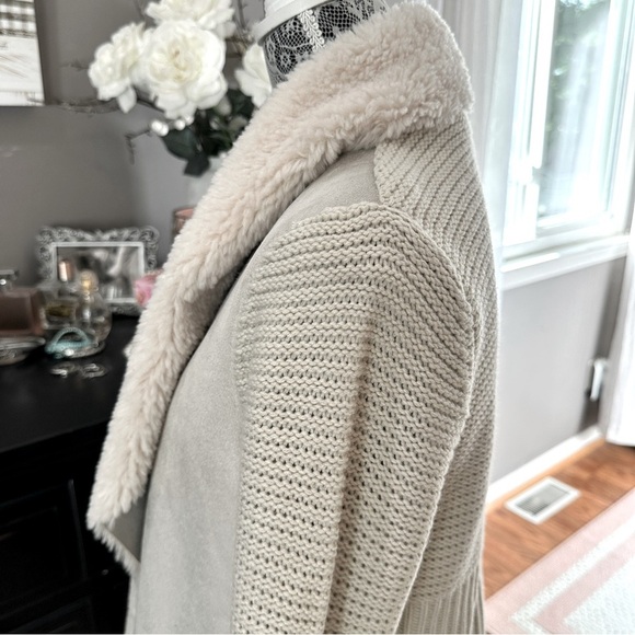 Chelsea & Theodore Oyster Faux Suede Sherpa Open Front Cardigan Sweater M - Picture 8 of 16